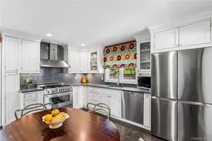 646 The Concourse, Oyster Bay, NY 11771 - Photo 13