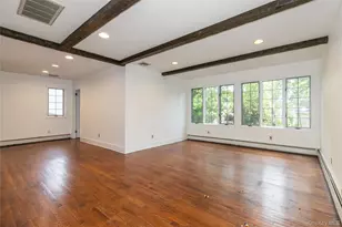 85 Oxford Blvd, Great Neck, NY 11023 - Photo 11