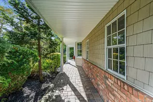 27 Winter Ln, Dix Hills, NY 11746 - Photo 5