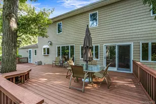 27 Winter Ln, Dix Hills, NY 11746 - Photo 7