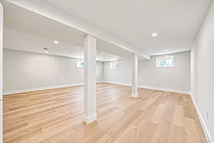 746 Blackstone Ave, East Meadow, NY 11554 - Photo 33