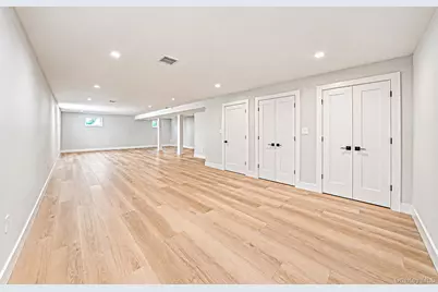746 Blackstone Avenue, East Meadow, NY 11554 - Photo 37