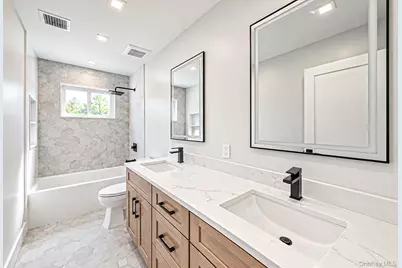 746 Blackstone Avenue, East Meadow, NY 11554 - Photo 25