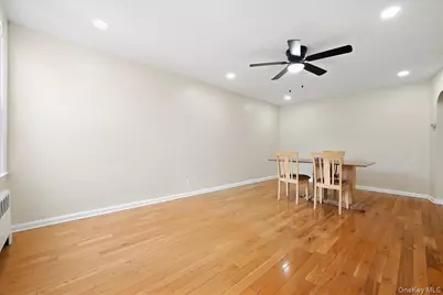 87-68 Little Neck Parkway, Floral Park, NY 11001 - Photo 5