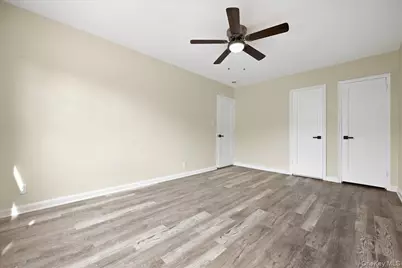 87-68 Little Neck Parkway, Floral Park, NY 11001 - Photo 19