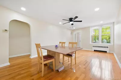 87-68 Little Neck Parkway, Floral Park, NY 11001 - Photo 7