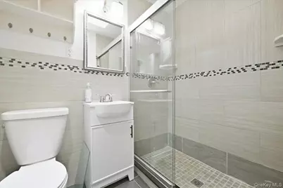 87-68 Little Neck Parkway, Floral Park, NY 11001 - Photo 15