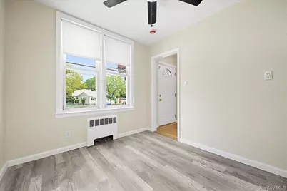 87-68 Little Neck Parkway, Floral Park, NY 11001 - Photo 9