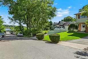 76 Hernan Ave, Locust Valley, NY 11560 - Photo 25