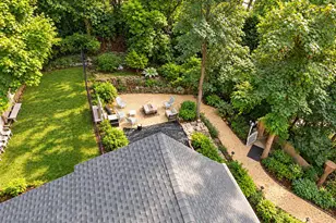 1673 Northern Blvd, Roslyn, NY 11576 - Photo 23