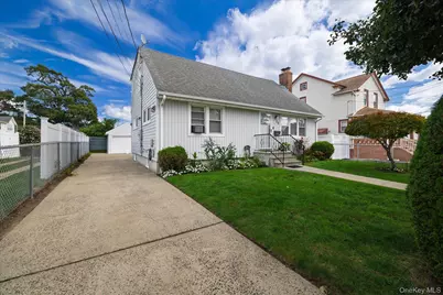 28 Harrison Avenue, Freeport, NY 11520 - Photo 3