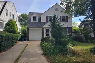 53-11 251st Pl, Little Neck, NY 11362 - Photo 1