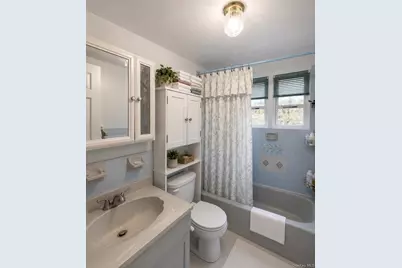 21724 121st Avenue, Cambria Heights, NY 11411 - Photo 25