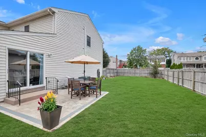 2084 Manfield Avenue, Merrick, NY 11566 - Photo 27