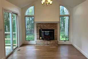 32 Homewood Dr, Hampton Bays, NY 11946 - Photo 5
