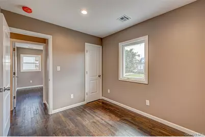 218 E Alhambra Avenue, Lindenhurst, NY 11757 - Photo 25