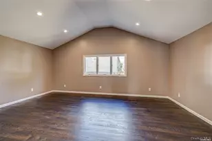 218 E Alhambra Ave, Lindenhurst, NY 11757 - Photo 17