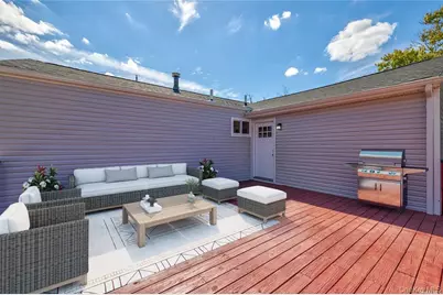 218 E Alhambra Avenue, Lindenhurst, NY 11757 - Photo 5