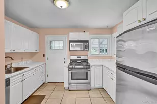 316 39th St, Lindenhurst, NY 11757 - Photo 7