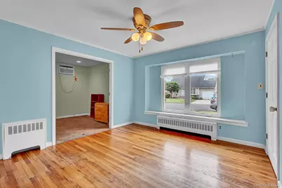 316 39th Street, Lindenhurst, NY 11757 - Photo 3
