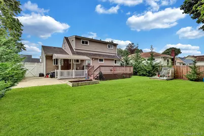 316 39th Street, Lindenhurst, NY 11757 - Photo 17