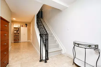 176 Beach 101st Street #4A, Rockaway Park, NY 11694 - Photo 3