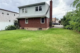 220 Manhattan Ave, Westbury, NY 11590 - Photo 3