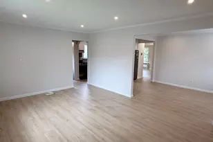 220 Manhattan Ave, Westbury, NY 11590 - Photo 5