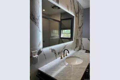 27 Hendrick Avenue #Upper, Glen Cove, NY 11542 - Photo 7
