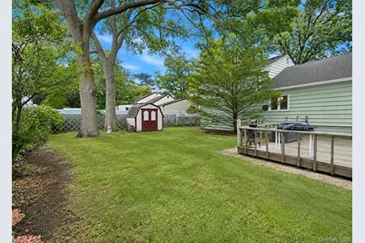 27 Halsey Street, Port Jefferson Station, NY 11776 - Photo 13