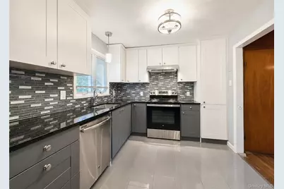27 Halsey Street, Port Jefferson Station, NY 11776 - Photo 3