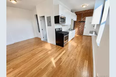 28-56 47th Street #3F, Astoria, NY 11103 - Photo 3