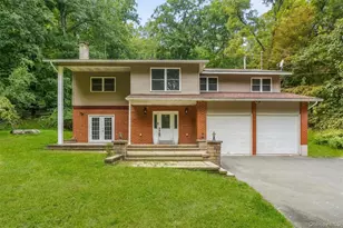 323 Roosa Gap Rd, Bloomingburg, NY 12721 - Photo 3