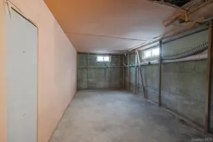 243 Coventry Rd S, West Hempstead, NY 11552 - Photo 11