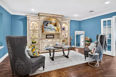 125 Pace Drive S, West Islip, NY 11795 - Photo 3
