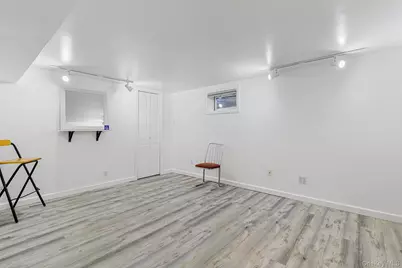305 White Road, Mineola, NY 11501 - Photo 19