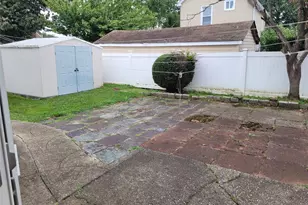 110 Crest Ave, Elmont, NY 11003 - Photo 9