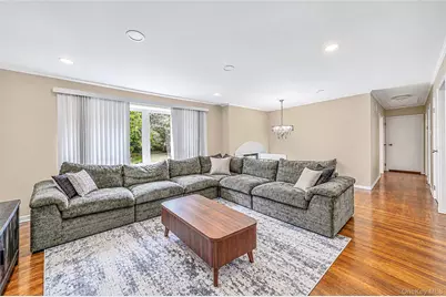 127 Iceland Drive, South Huntington, NY 11746 - Photo 7