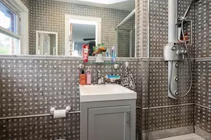 21 Kathleen Dr E, Syosset, NY 11791 - Photo 25