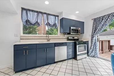 1051 Roselle Place, Woodmere, NY 11598 - Photo 11