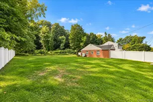 19 Cottage Ave, Newburgh, NY 12550 - Photo 15