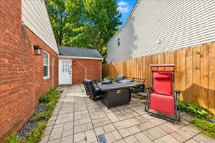19 Cottage Ave, Newburgh, NY 12550 - Photo 17