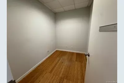 3928 E Tremont Avenue, Bronx, NY 10465 - Photo 7