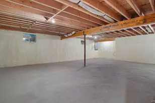 940 Southern Dr, Franklin Square, NY 11010 - Photo 35