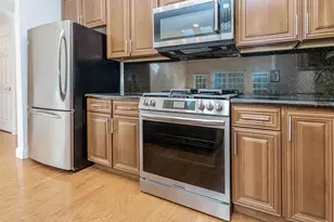 194 Pond View Dr, Port Washington, NY 11050 - Photo 9