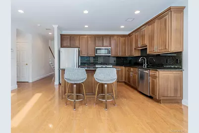 194 Pond View Drive #387, Port Washington, NY 11050 - Photo 7