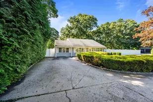 22 Half Moon Pond Rd, Ridge, NY 11961 - Photo 3