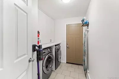 5 Charles Court, Ronkonkoma, NY 11779 - Photo 15