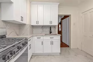 90-66 199th St, Hollis, NY 11423 - Photo 9