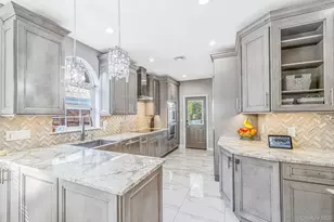 4 Crystal Brook Ct, Nesconset, NY 11767 - Photo 9